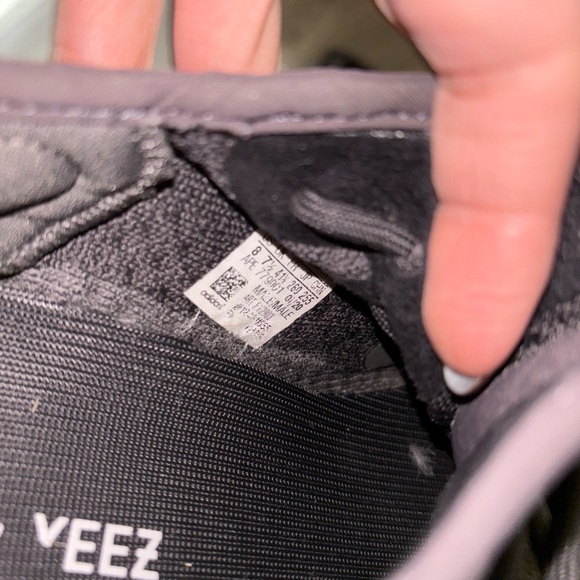 Yeezy Boost 350 - Picture 2 of 3